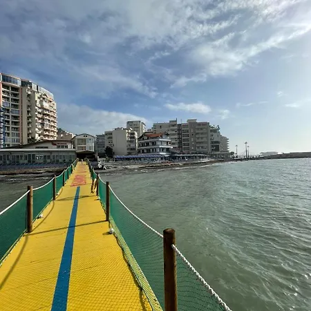 Appartamento Tranquility Oasis By The Sea Durrës
